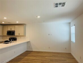 Building Photo - 10777 Evelyn Yard Ct