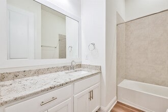 Building Photo - 10818 Carolina Willow Ct