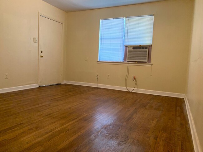 Foto del edificio - Available Now!