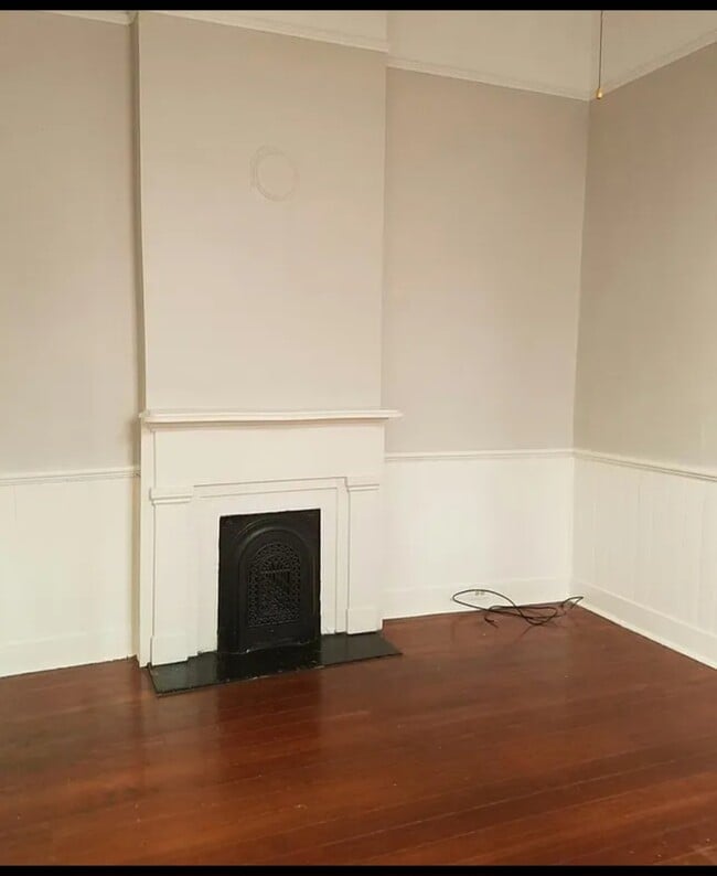 Building Photo - 1529 Conery St