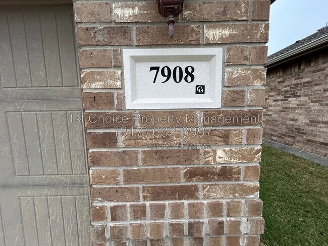 Foto del edificio - 7908 Wilson Cliff Dr