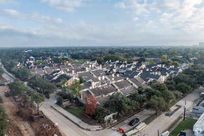 Context and Perspective - Oaks on Kirkwood Condominiums
