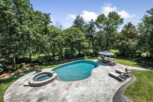 Foto del edificio - Princeton Hills Stunner