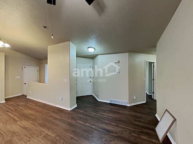 Foto del edificio - 2098 Blossom St