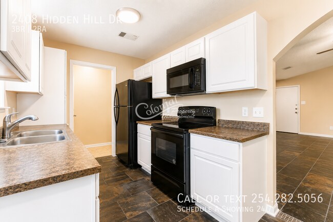 Foto del edificio - 2408 Hidden Hill Dr