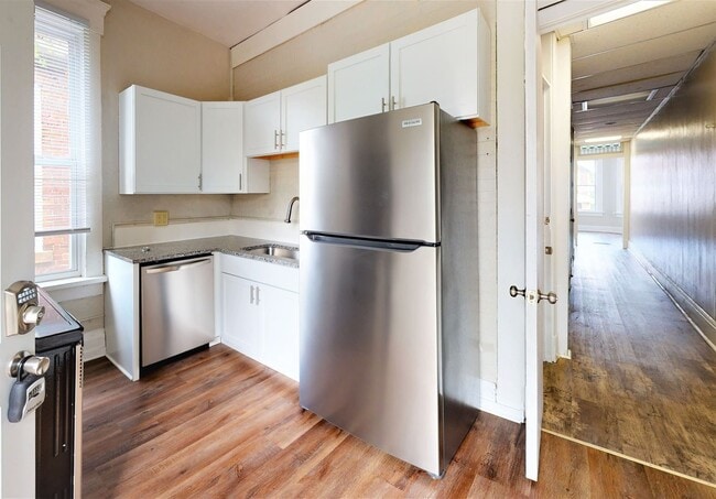 Foto del edificio - 2357.50 N High St