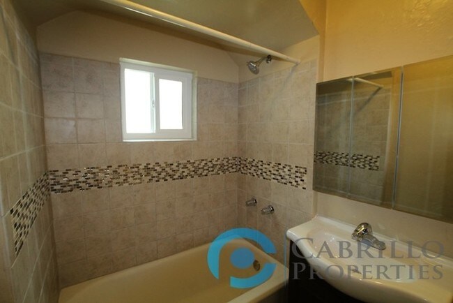 Building Photo - 2674 Grant Way