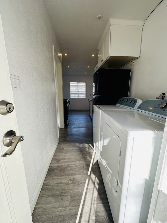 Building Photo - 773 N 14th St