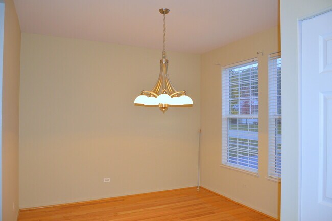 Foto del edificio - 521 Middlebury Dr