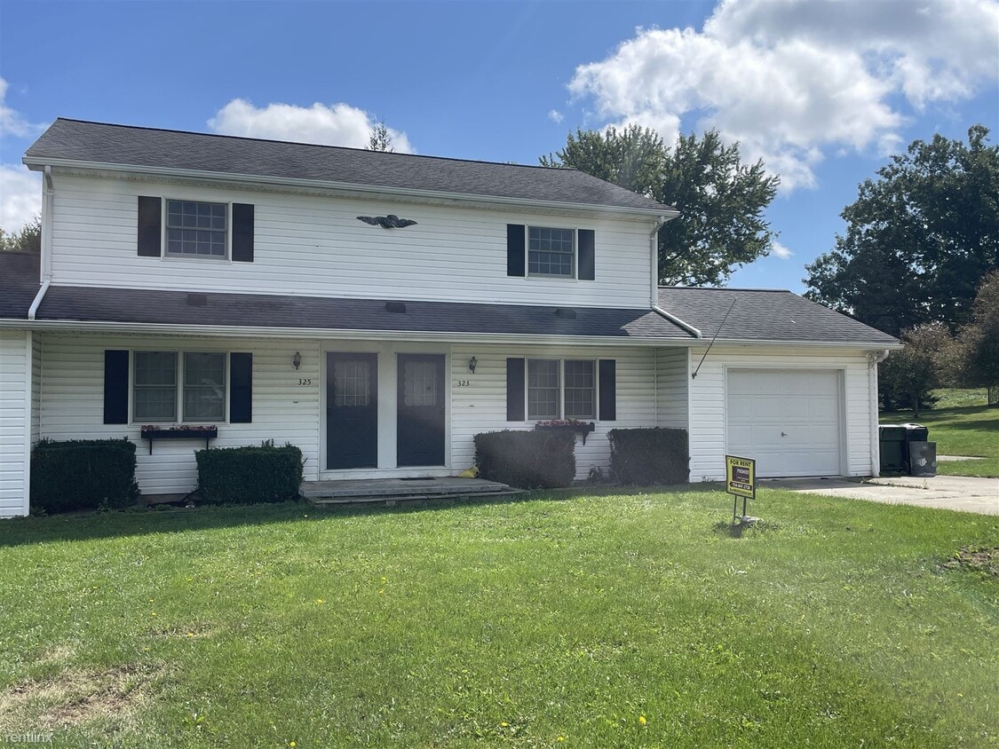 Primary Photo - 2 br, 1 bath Townhome - 323 Brewster Road 323