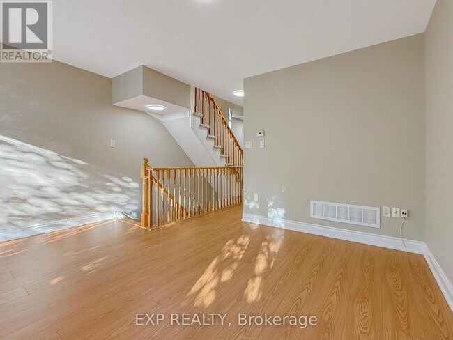 Building Photo - 11 Saddlecreek Dr