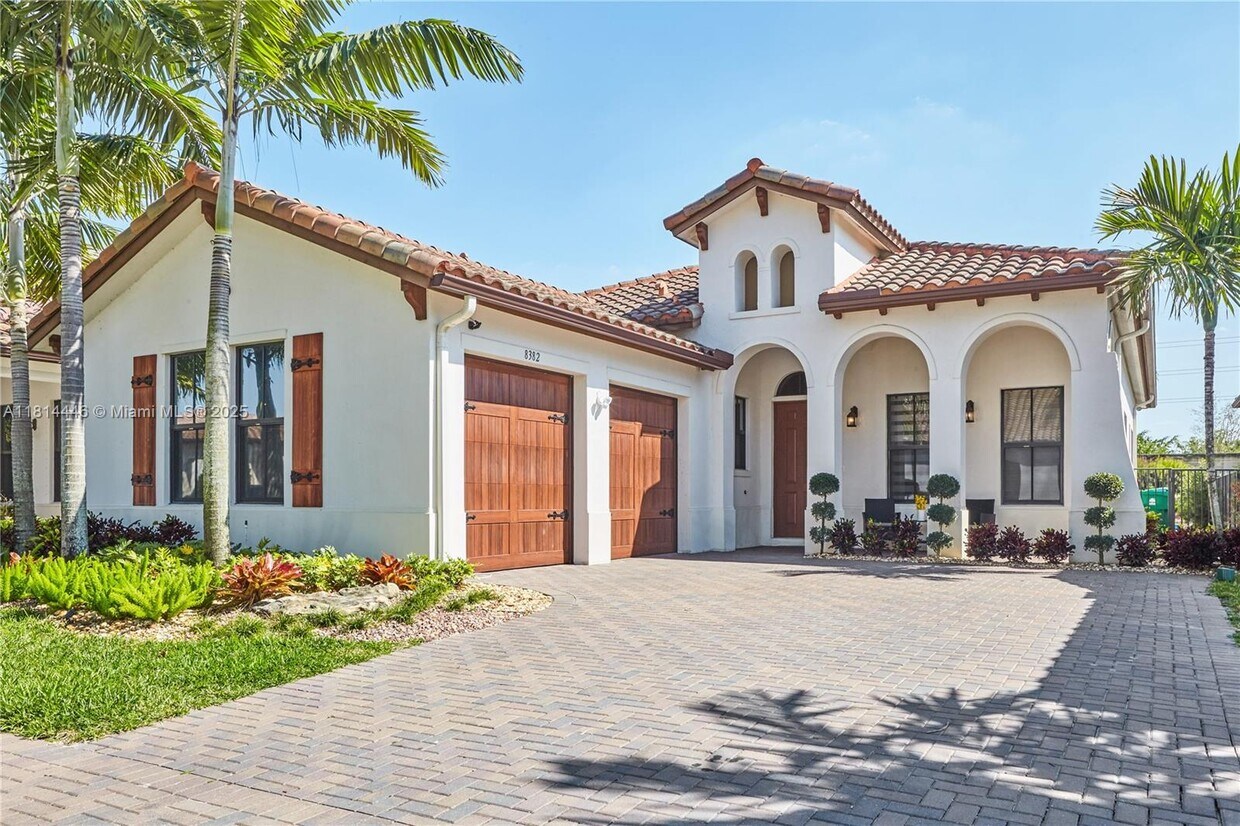 Foto principal - 8382 NW 26th Ct