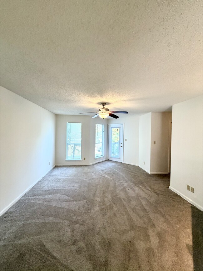 Foto del edificio - 28 Hamiltons Harbor Dr