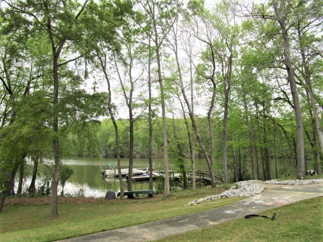 Building Photo - 107 Ballard Ln
