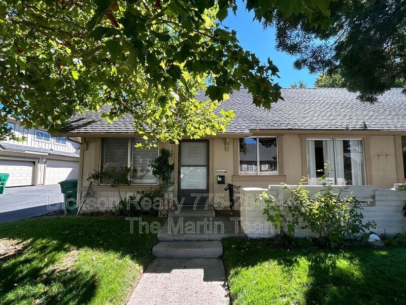 Primary Photo - 1691 Manchester Way