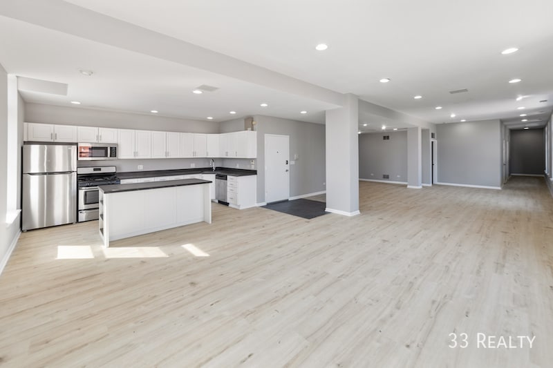 Primary Photo - Renovated Huge 3 Bedroom plus Office and 2...