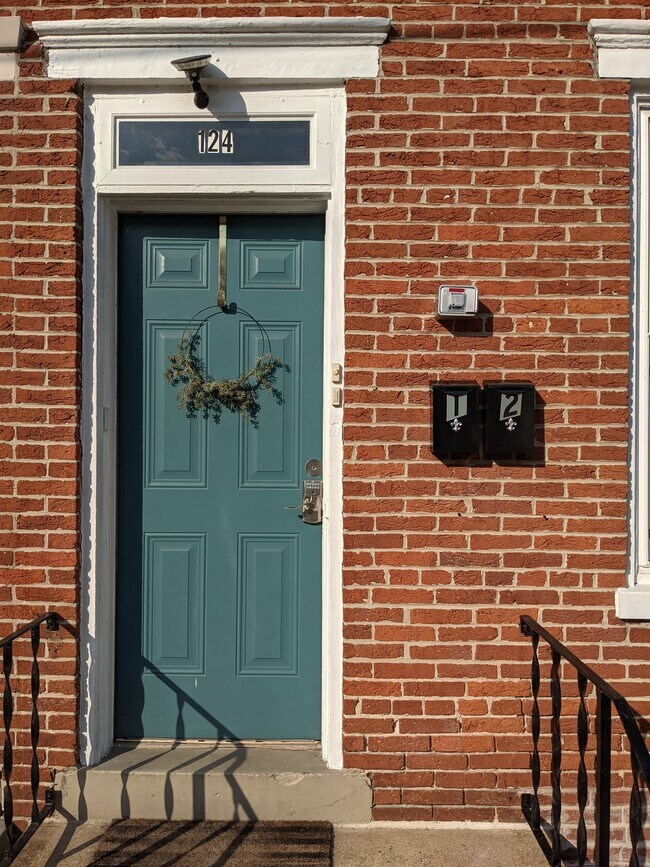 Building Entry Door - 124 N 5th St