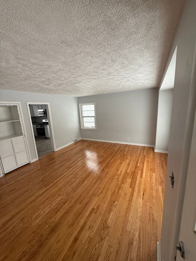 Foto del edificio - 4 Bedroom / 1 Bathroom House