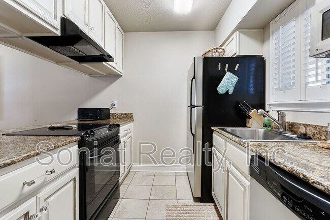 Foto del edificio - 3805 Houma Blvd