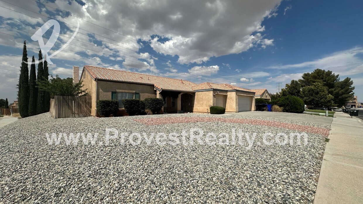 Primary Photo - 3 Bed, 2 Bath Victorville Home!!