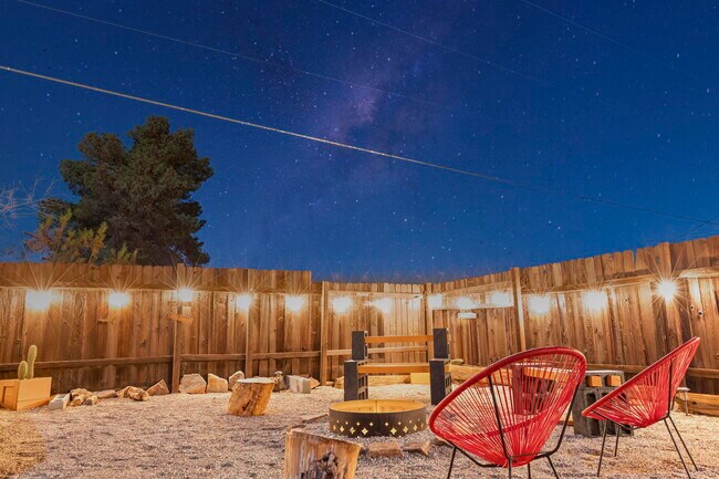 Foto del edificio - 6878 Ivanpah Ave