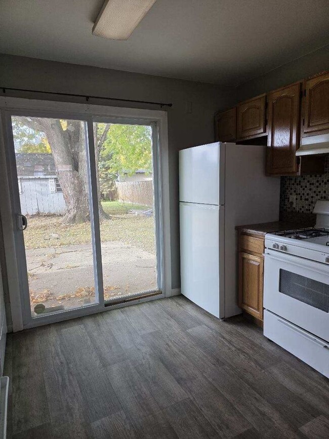 Building Photo - Woodland Trails