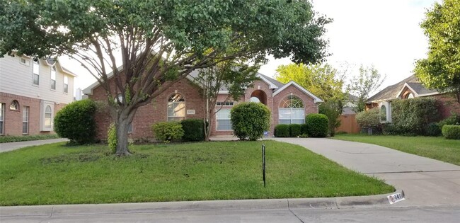 Building Photo - 1411 Brighton Dr