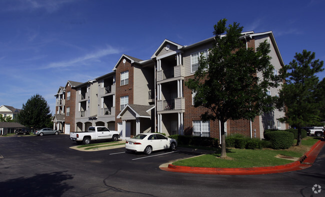 Primary Photo - Villas on Memorial