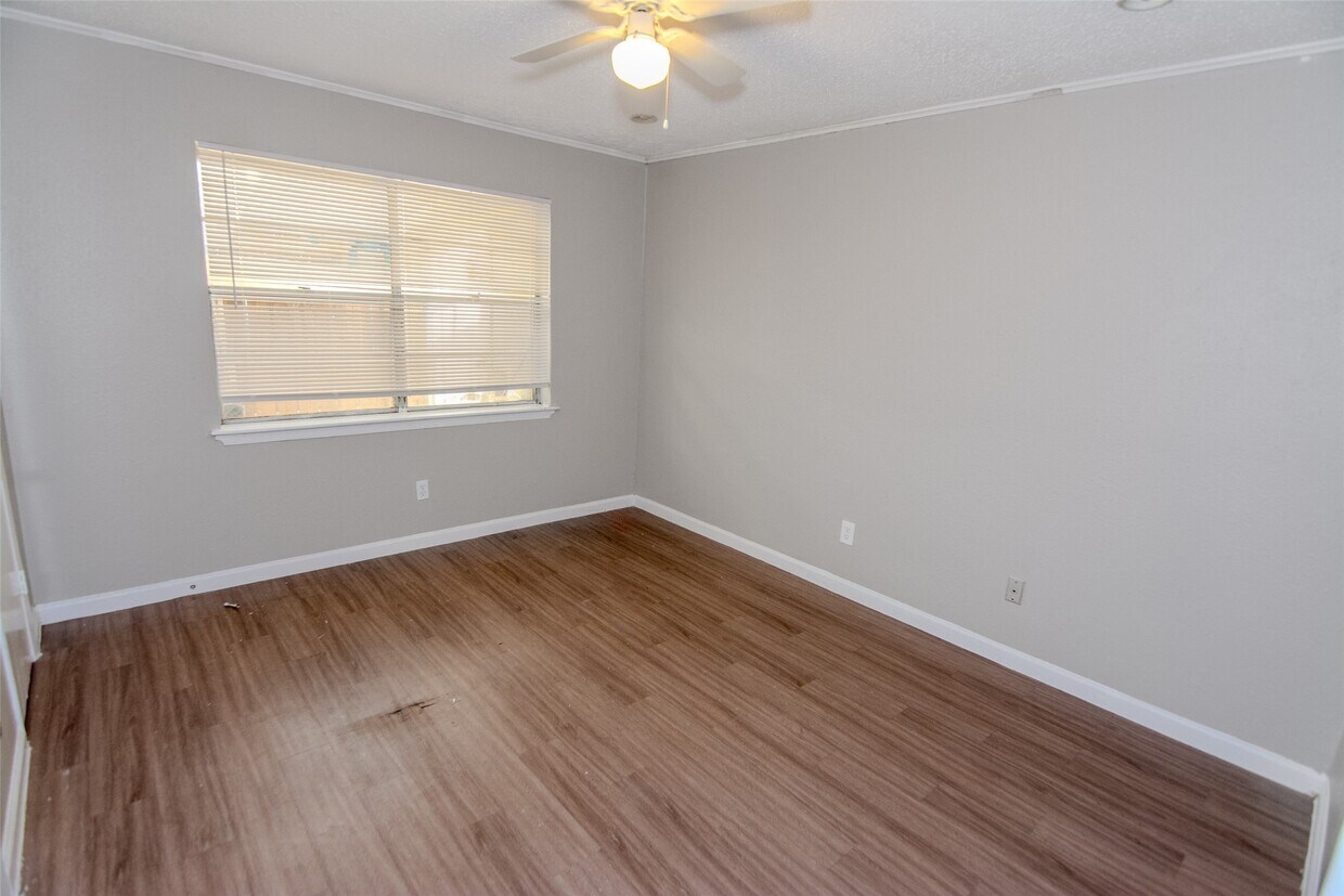Foto del edificio - 1621 Northwood St