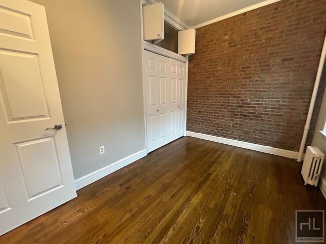 Foto del edificio - E 18TH ST.