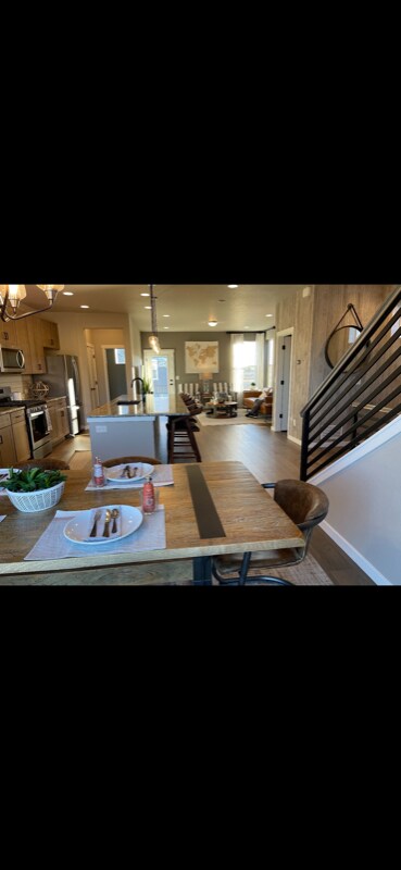 Foto del edificio - 6035 Spring Breeze Dr