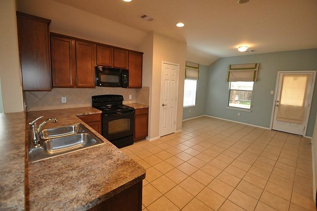 Foto del edificio - 12207 Tawney Ct