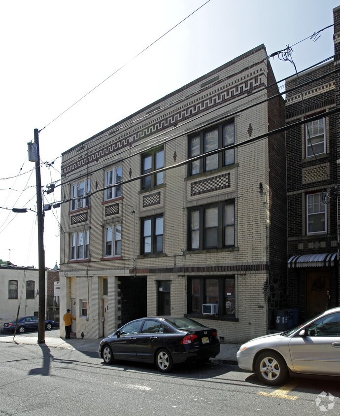 Building Photo - 509-511 67th St