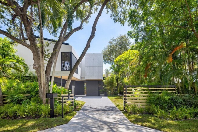 Foto del edificio - 4024 Bonita Ave