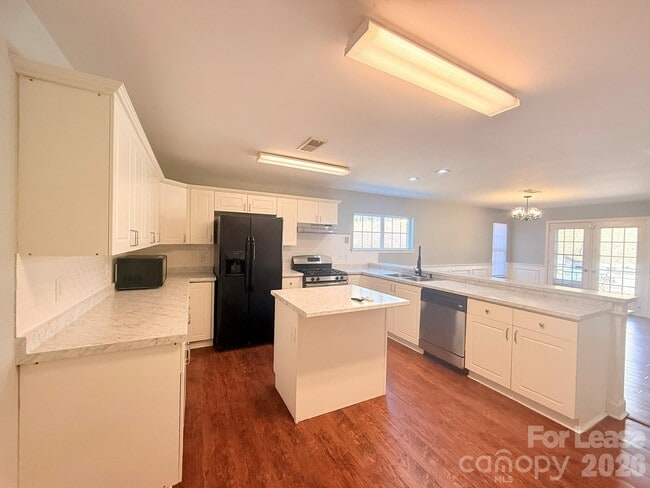 Foto del edificio - 4014 Racoon Ct