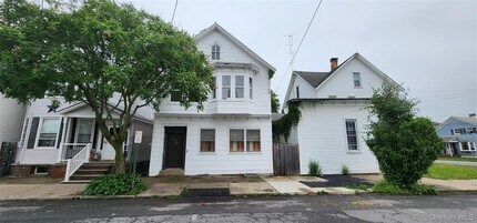 Building Photo - 40 King St