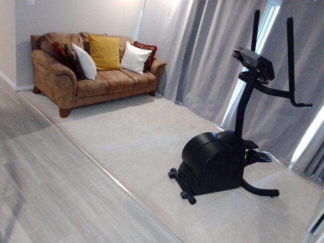 Foto del edificio - 18501 Owl Run Way