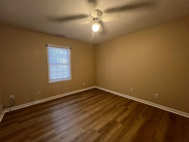 Building Photo - 6458 Easthampton Rd