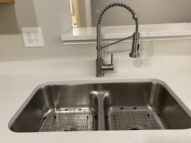 Foto del edificio - 417 Holland Springs Dr NW