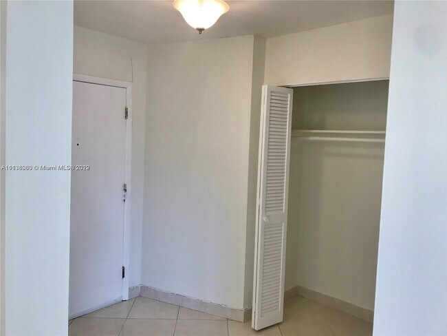 Building Photo - 1075 93rd St