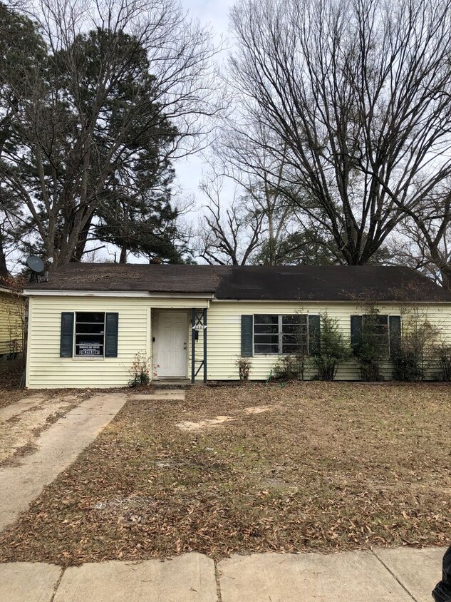 Primary Photo - Sunset Acres! 3 bed/ 1 bath.