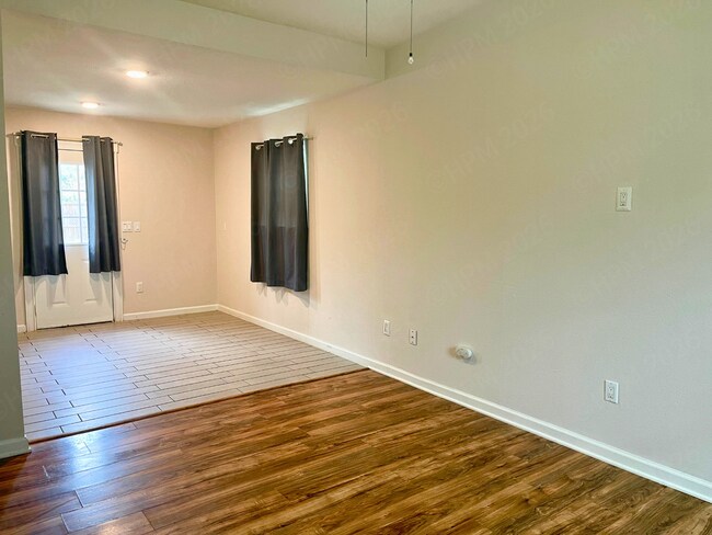 Foto del edificio - Charming 2 Bedroom Home Near Historic Landmarks in San Antonio