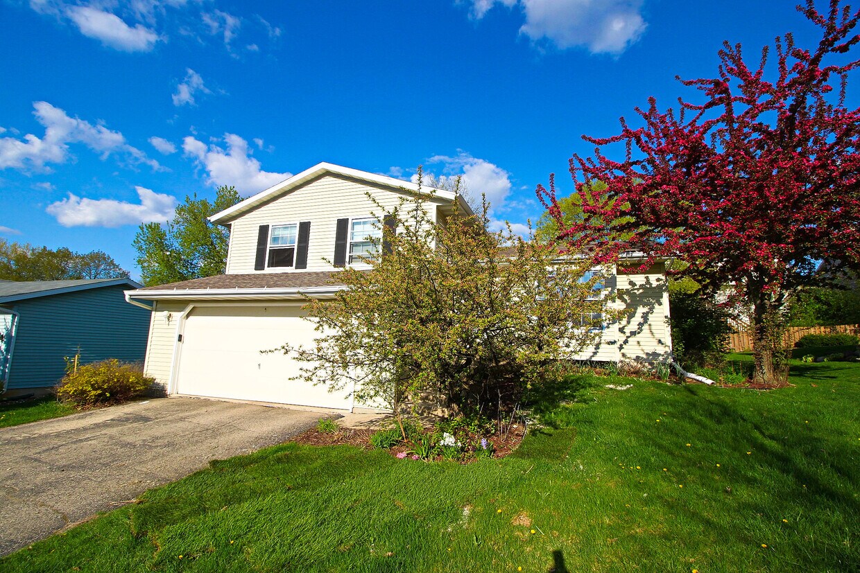 Foto principal - 3501 Cosgrove Dr