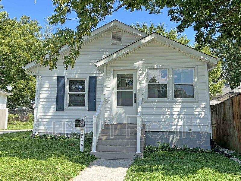 Primary Photo - 2848 Oakland Ave