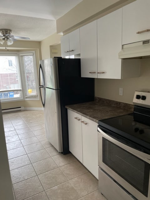Building Photo - 219-219 Kingswood Dr