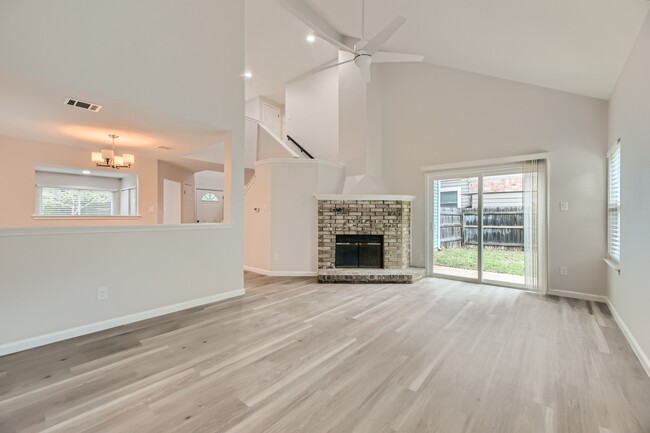 Building Photo - 5802 Kayview Dr