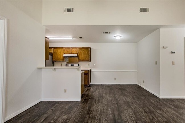 Building Photo - 1109 Hyridge St