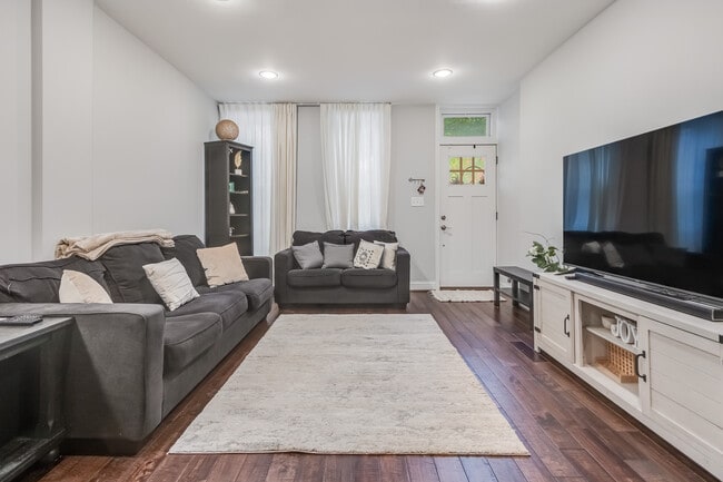 Foto del edificio - 124 N Collington Ave