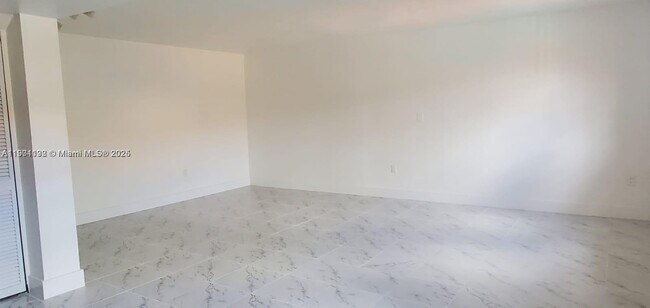 Foto del edificio - 5100 W 12th Ln