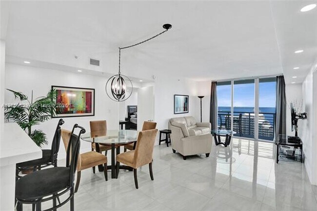 Building Photo - 335 S Biscayne Blvd